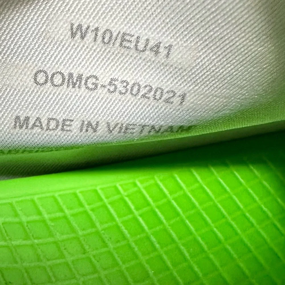 OOFOS Olive Green Slip-On Sneakers with White Sole